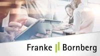 Franke und Bornberg Teaser Bild - Logo mit Analysten im Hintergrund