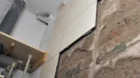Franke und Bornberg Rating Betriebshaftpflichtversicherung - Wasserschaden und feuchte Wand 