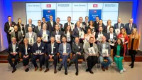 Deutscher Versicherungs-Award 2023 - Bertelsmann Repräsentanz Berlin - Testsieger alle Versicherungsbranchen