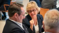 Deutscher Versicherungs-Award 2023 - Bertelsmann Repräsentanz Berlin - Katrin Bornberg im Gespräch