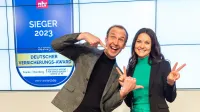 Deutscher Versicherungs-Award 2023 - Bertelsmann Repräsentanz Berlin - Moderatoren Torsten Knippertz