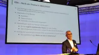 DKM Messe 2023 - ESG Nachhaltigkeits-Award - Testsieger - Vortrag über den Stellenwert von Nachhaltigkeit in der Versicherungsbranche von Michael Franke