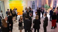 Deutscher Versicherungs-Award 2024 - Bertelsmann Repräsentanz Berlin - Trophäen Auszeichnung gemeinsam mit Franke und Bornberg, ntv, DISQ