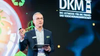 DKM 2024 - Nachhaltigkeits-Award 2024 - Verleihung und Trophäen - Speakers Corner - Michael Franke