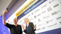 Deutscher Versicherungs-Award 2026 - Bertelsmann Repräsentanz Berlin - Moderatoren Sarah Osswald und Torsten Knippertz von ntv, rtl