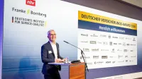 Deutscher Versicherungs-Award 2026 - Michael Franke eröffnet den Abend in der Bertelsmann Repräsentanz Berlin