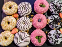 Hacknext 2019 - Farbige Donuts von oben 