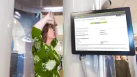 Frau im vers.diagnose Bodyscanner