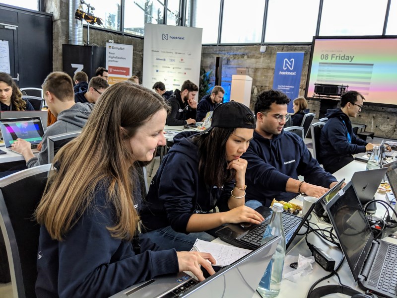 Hacknext: Teams beim Coding