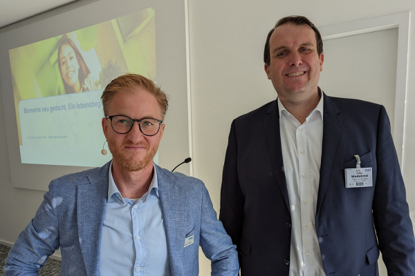 Michael Gierens und Philipp Wedekind beim Kongress Arbeitskraftabsicherung auf der DKM 2022